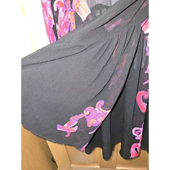 Boho Black & Red Floral Long Sleeve Tunic Dress With Keyhole Back - Picture 6 of 6